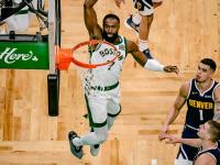 亚博体育-詹姆斯强势横扫塔图姆晋级半决赛，状态火热！